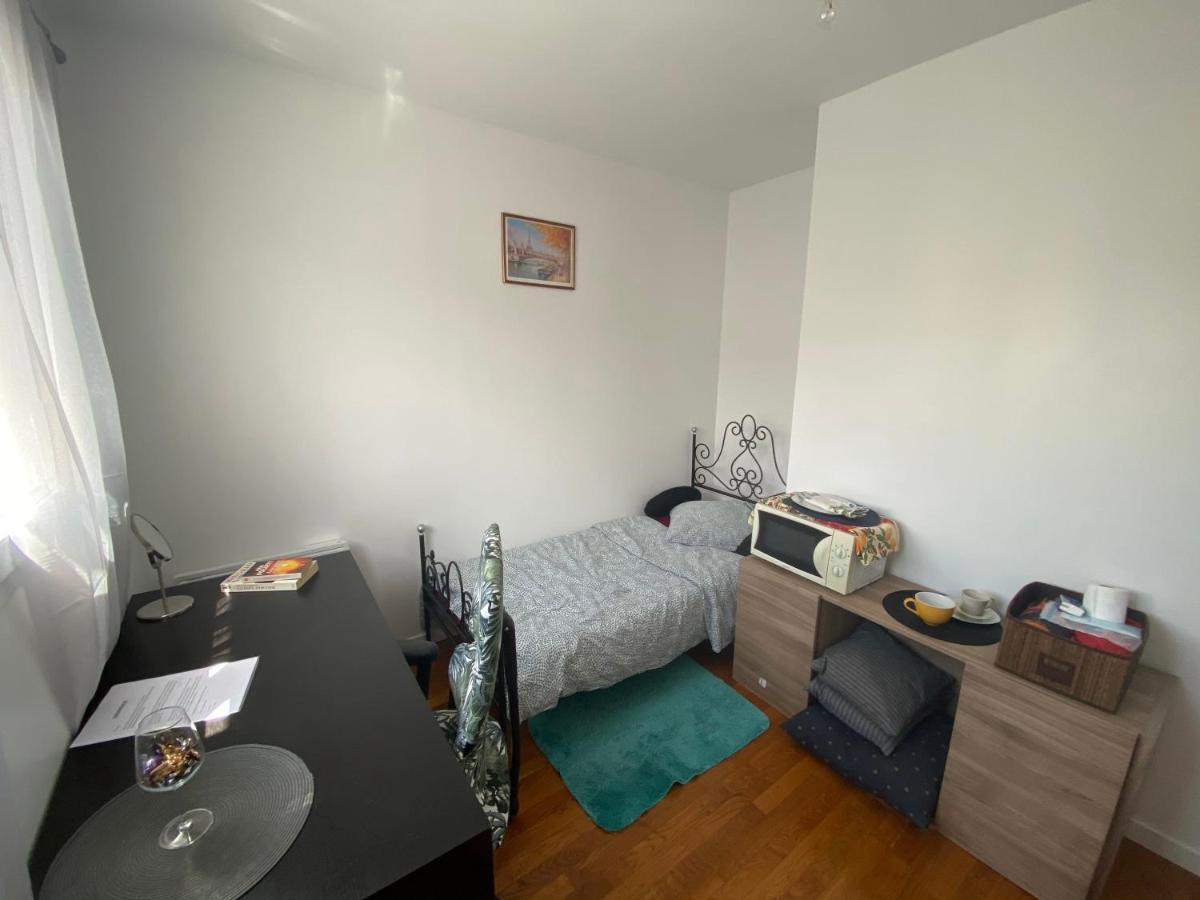 Bedroom In A House/ Chambre Dans Une Maison Épinay-sur-Orge Exterior foto